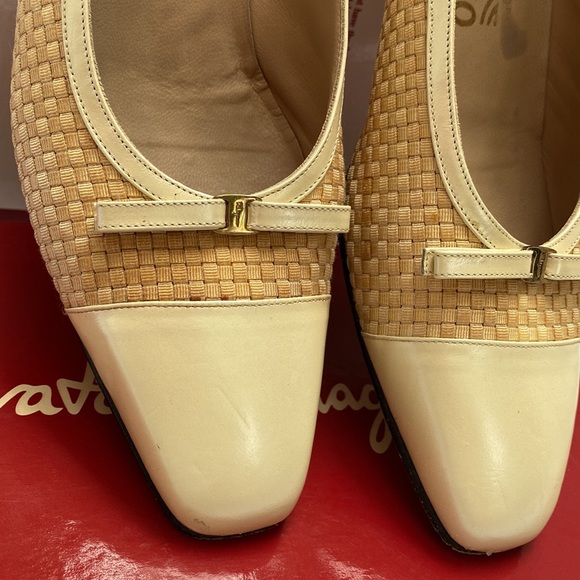 Salvatore Ferragamo 8.5AA CREAMY heels GHIOTTA - Picture 9 of 17